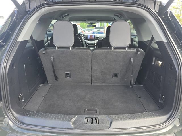 Certified 2022 Ford Explorer XLT w/ Equipment Group 202A AWD/4WD image 18