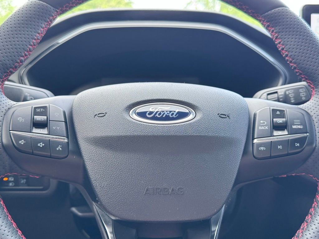 Certified 2023 Ford Escape ST-Line w/ Tech Pack #1 AWD/4WD image 15