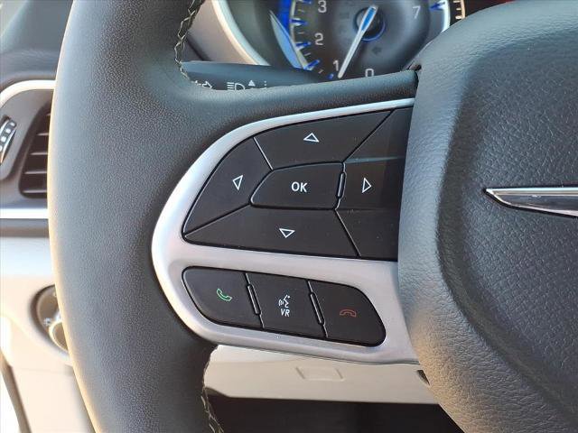 Used 2024 Chrysler Pacifica Touring-L image 21