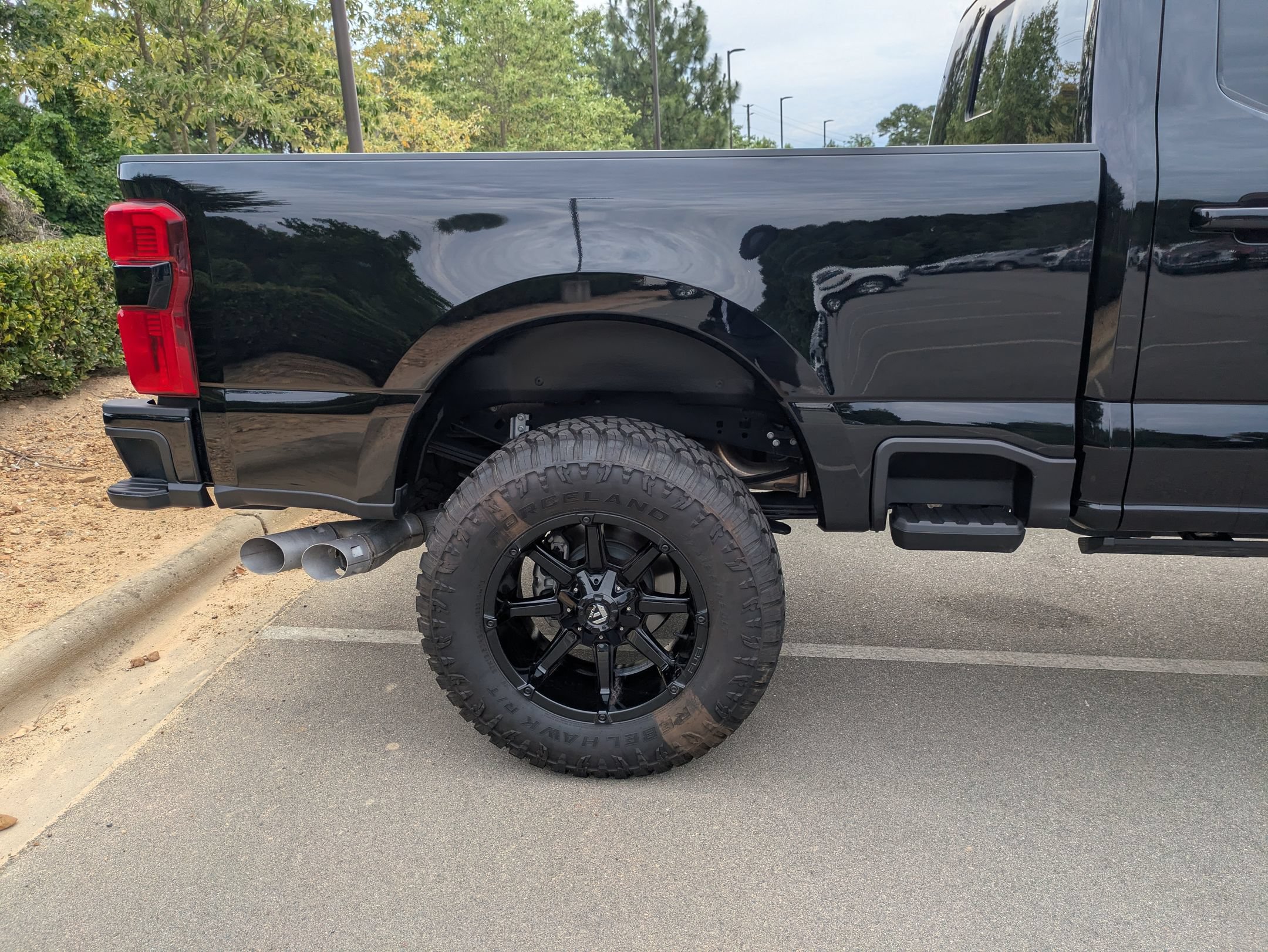 Certified 2026 Ford F250 Lariat w/ Tremor Off-Road Package AWD/4WD image 39