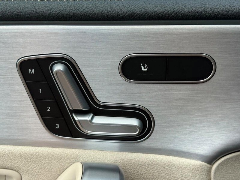 Used 2021 Mercedes-Benz CLA 250 4MATIC image 13