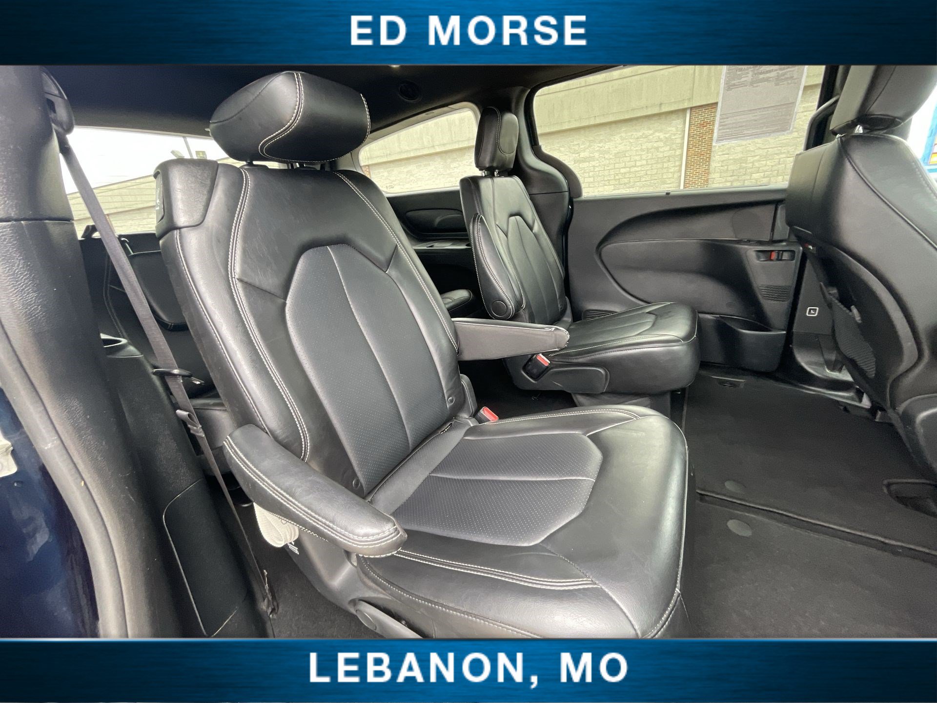Used 2025 Chrysler Pacifica Select FWD image 25