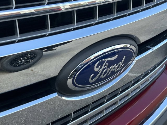Certified 2018 Ford F150 XLT w/ Equipment Group 302A Luxury RWD image 5