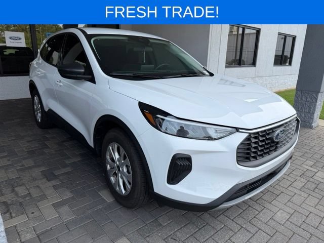 Certified 2025 Ford Escape Active FWD image 1