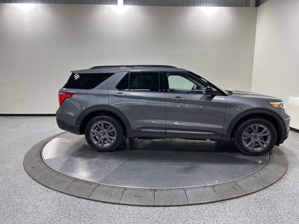 Certified 2024 Ford Explorer XLT w/ Equipment Group 202A AWD/4WD image 6
