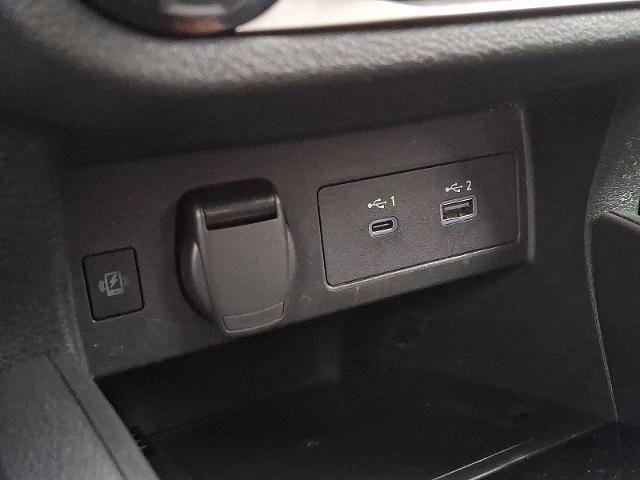 Used 2023 Nissan Versa SR w/ Trunk Package image 25