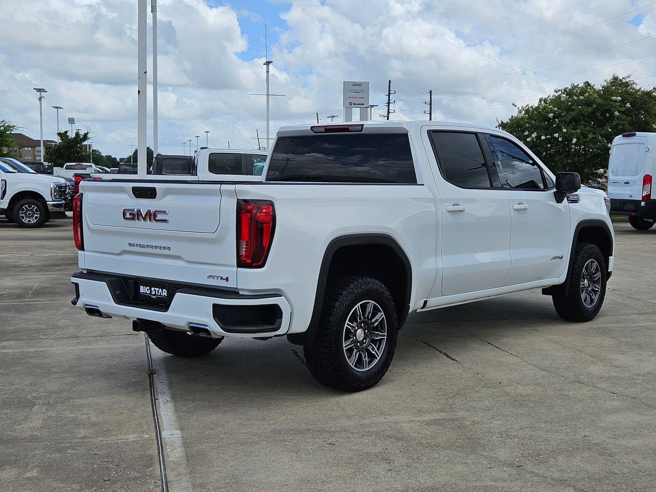 Used 2025 GMC Sierra 1500 AT4 AWD/4WD image 3