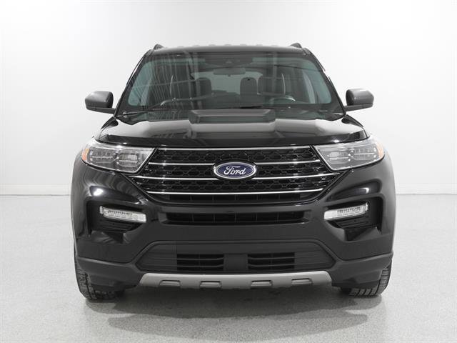 Certified 2021 Ford Explorer XLT w/ Equipment Group 202A image 4