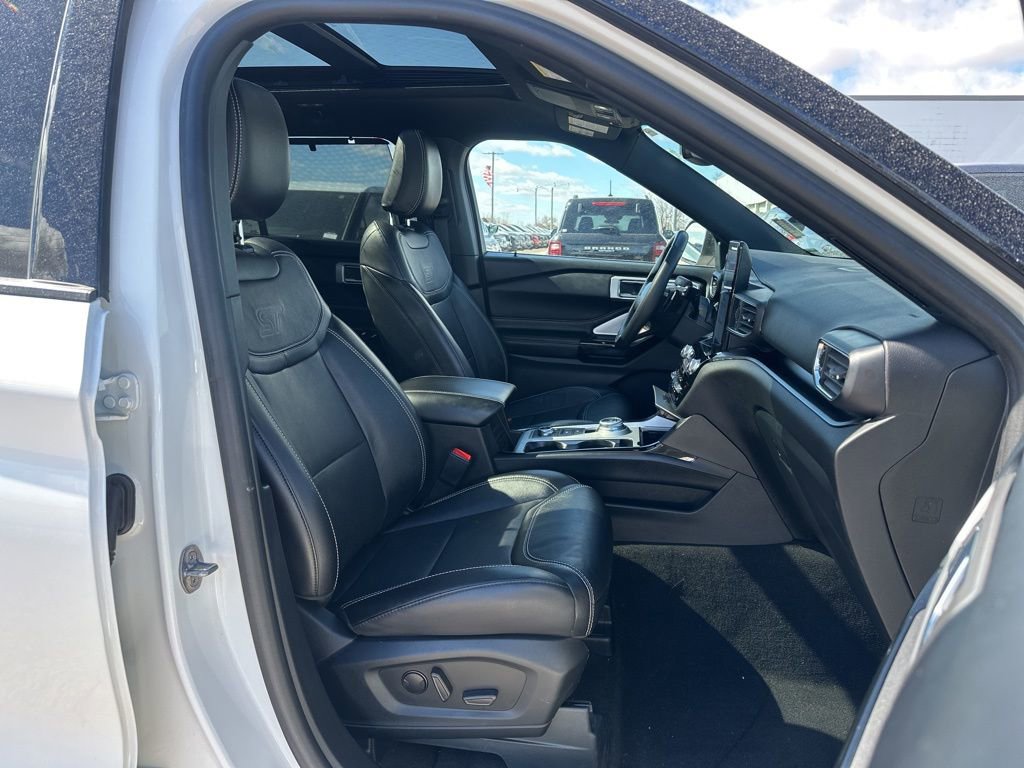 Certified 2024 Ford Explorer ST w/ Equipment Group 401A image 26