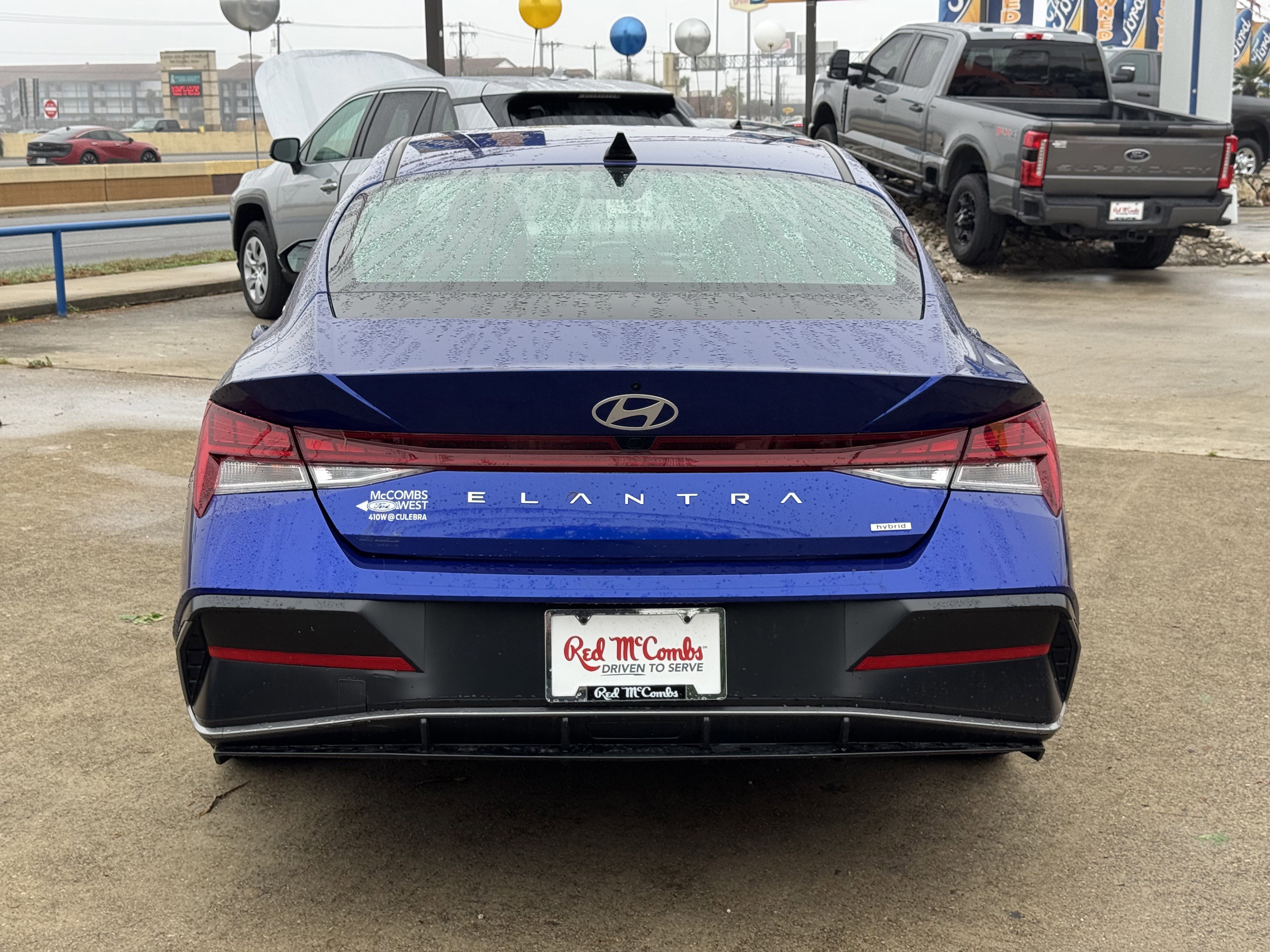 Used 2025 Hyundai Elantra Limited image 5