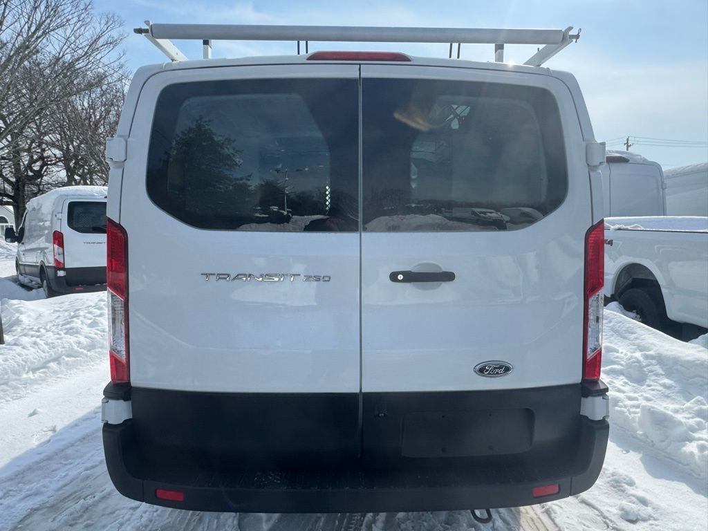 Certified 2019 Ford Transit 250 130 Low Roof w/ Exterior Upgrade Package image 5
