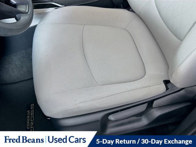 Used 2024 Toyota Corolla Cross L image 21