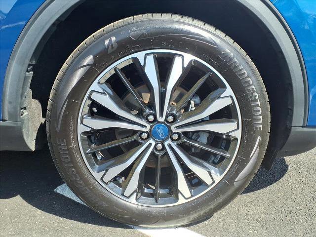 Certified 2022 Ford Escape SEL w/ SEL Stealth AWD Package image 24