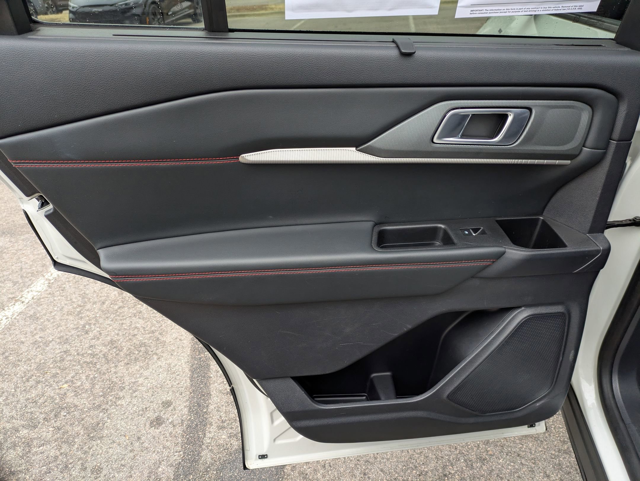 Certified 2025 Ford Explorer ST-Line w/ Premium Package image 32