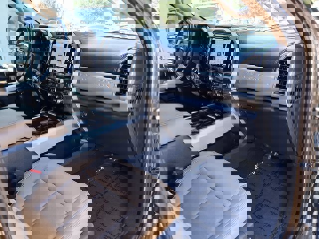 Certified 2022 Ford F250 Lariat w/ Lariat Value Package image 18