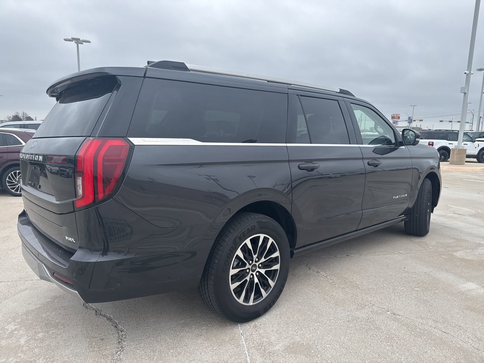 Certified 2025 Ford Expedition Max Platinum image 3