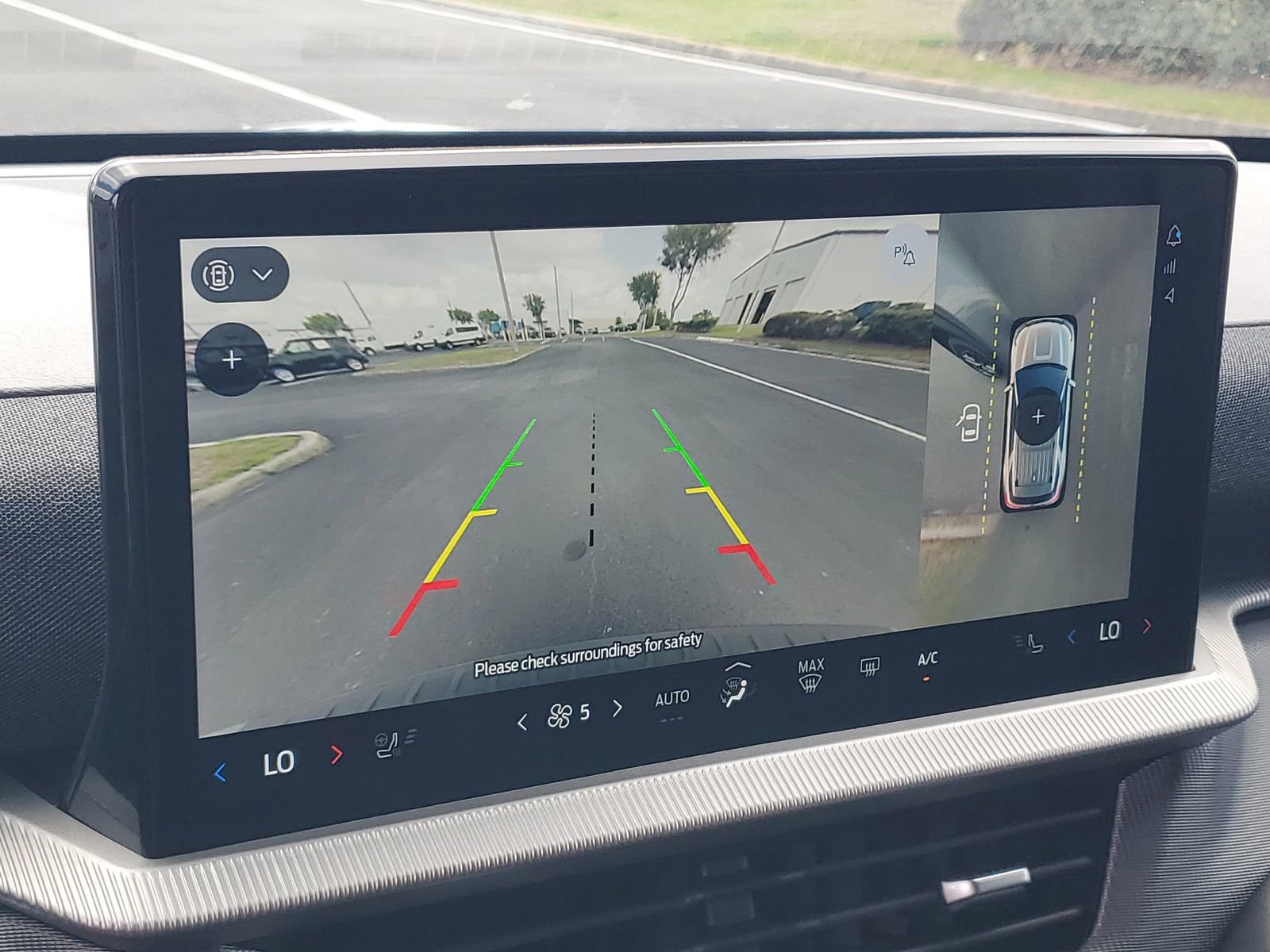 Certified 2025 Ford Explorer ST-Line w/ ST-Line Street Pack image 26