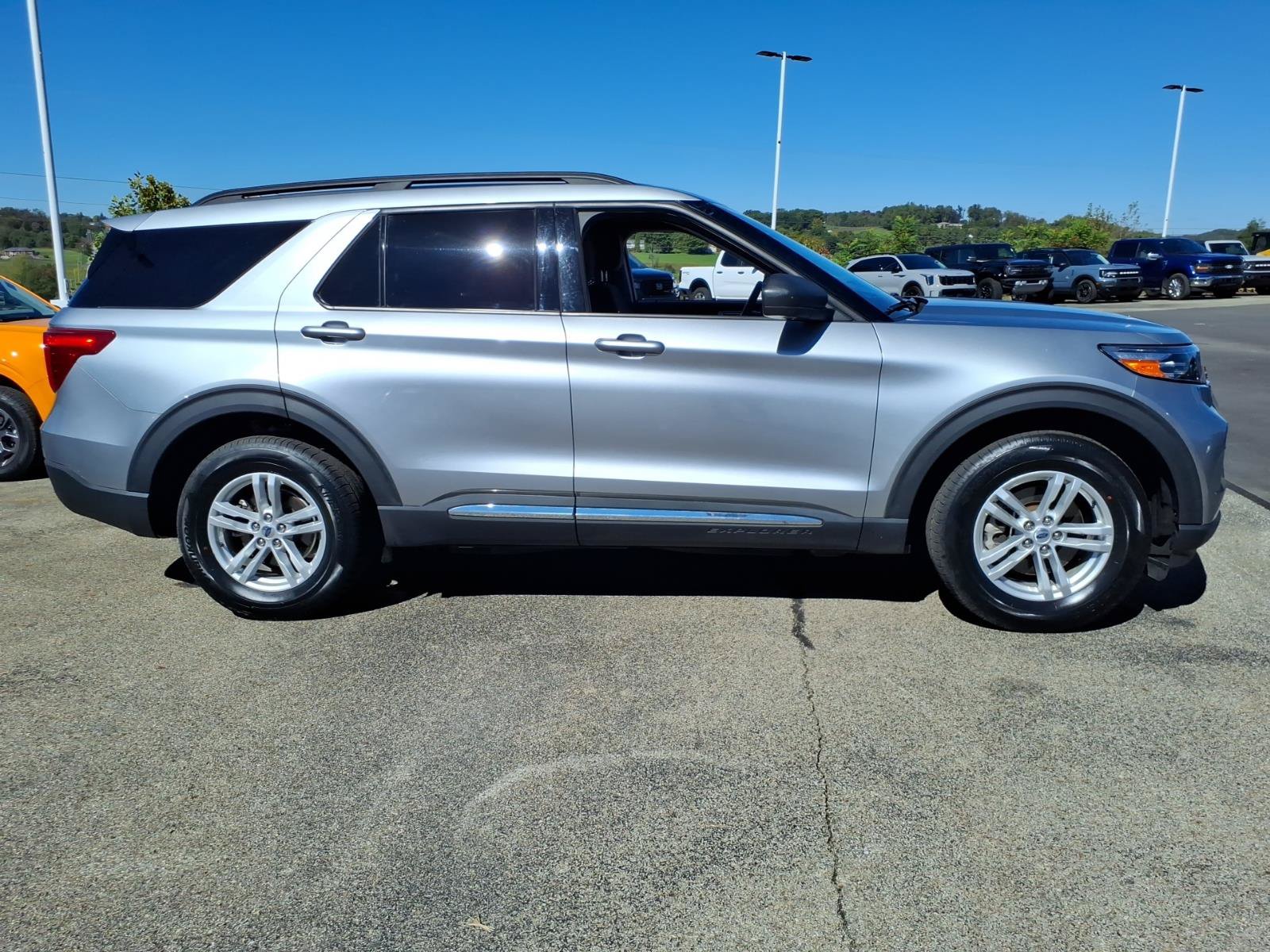 Certified 2023 Ford Explorer XLT AWD/4WD image 6