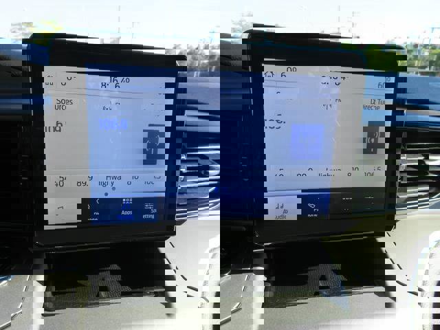 Certified 2022 Ford Explorer XLT image 10