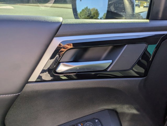 Used 2024 Mitsubishi Outlander SE Black Edition image 13