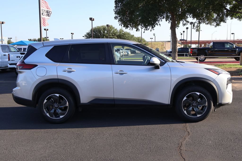 Used 2025 Nissan Rogue SV FWD image 12