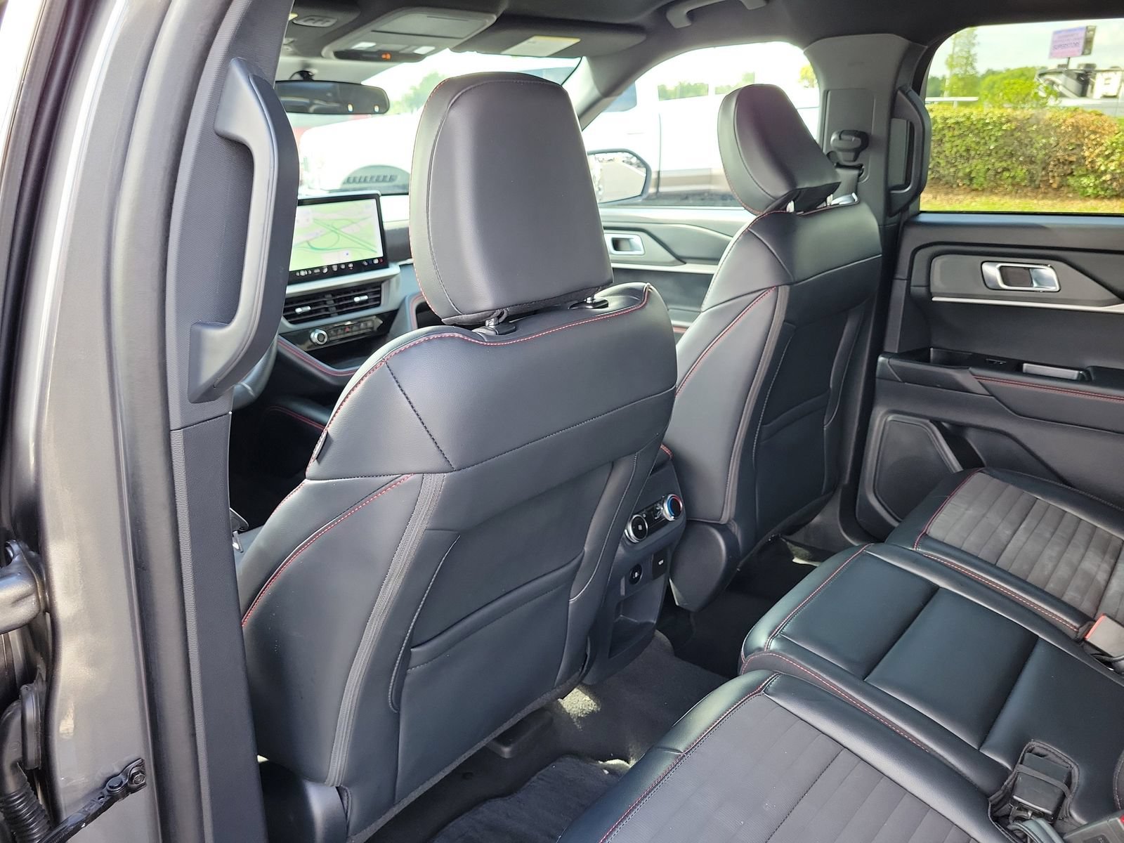 Certified 2025 Ford Explorer ST-Line w/ ST-Line Street Pack AWD/4WD image 10