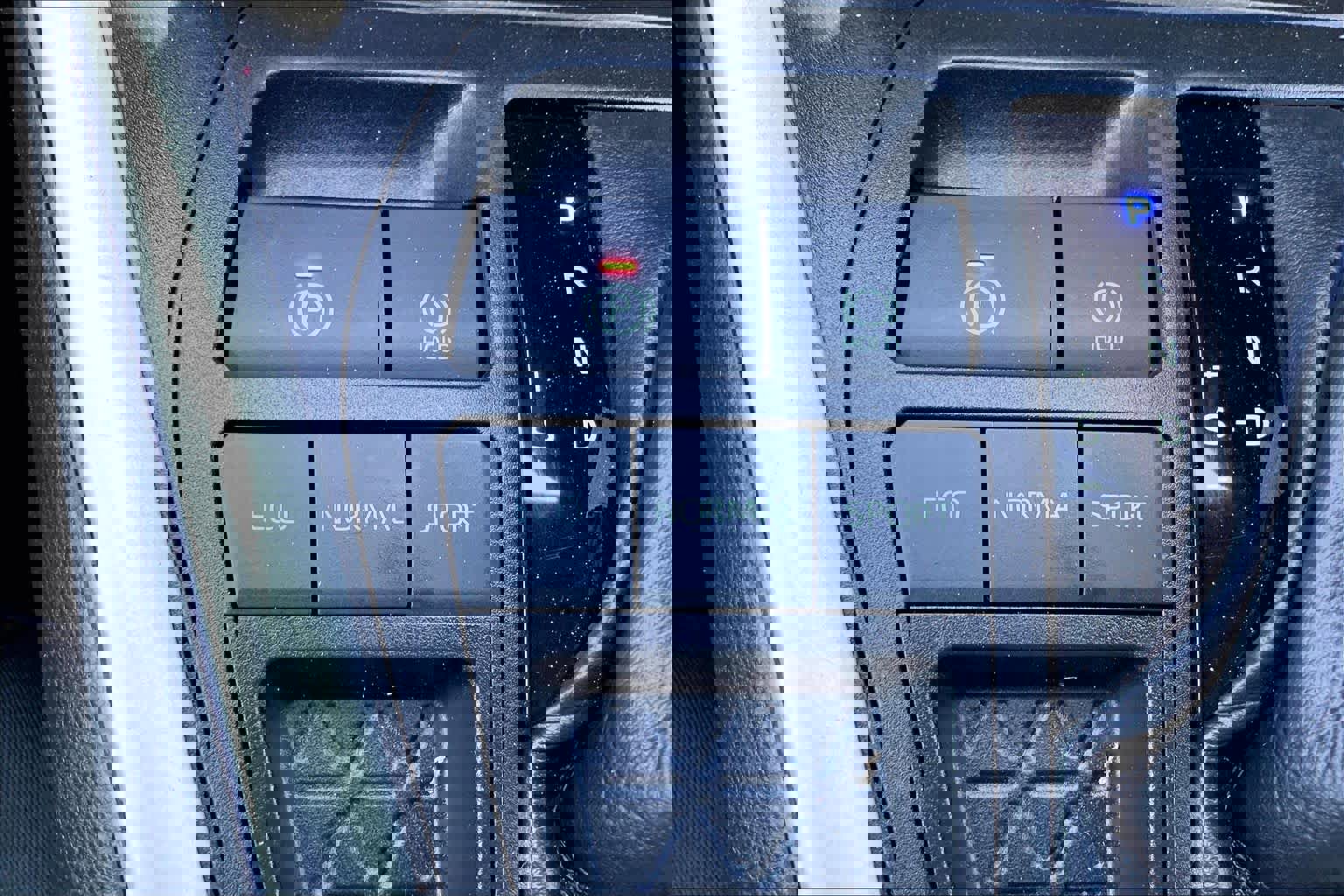 Used 2021 Toyota RAV4 XLE w/ Convenience Package image 36