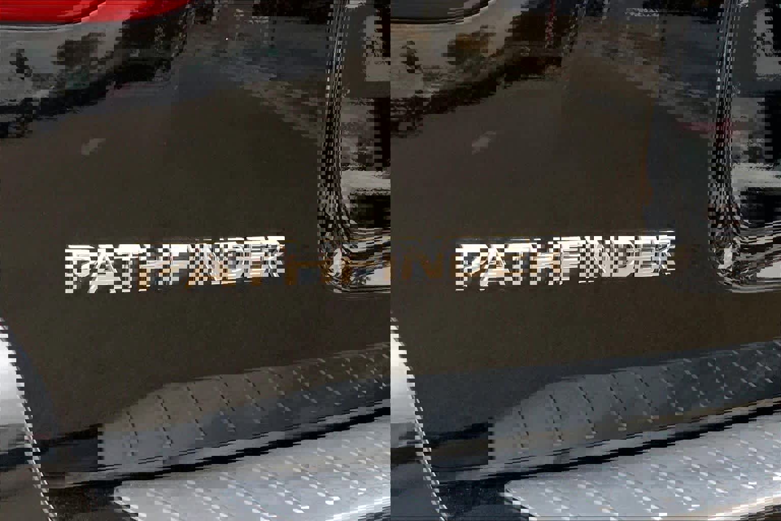 Used 2019 Nissan Pathfinder Platinum image 30