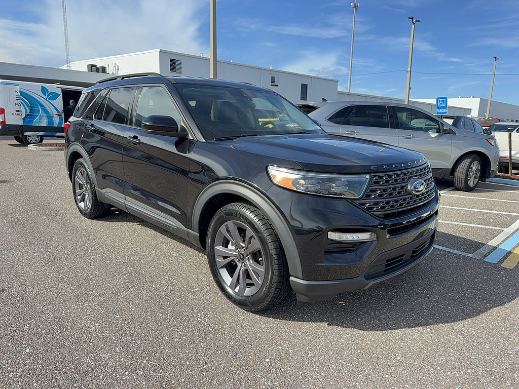 Certified 2024 Ford Explorer XLT w/ Equipment Group 202A RWD image 4