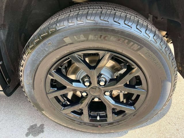 Used 2025 Jeep Grand Cherokee Altitude AWD/4WD image 11