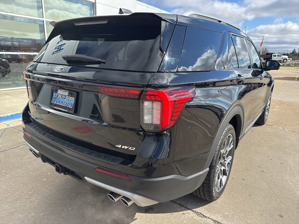 Certified 2025 Ford Explorer Platinum w/ Ultimate Package image 5