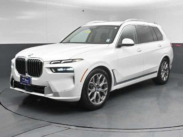 Used 2023 BMW X7 xDrive40i AWD/4WD image 3
