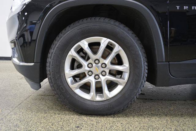 Used 2020 Chevrolet Traverse LT w/ Driver Confidence II Package AWD/4WD image 11
