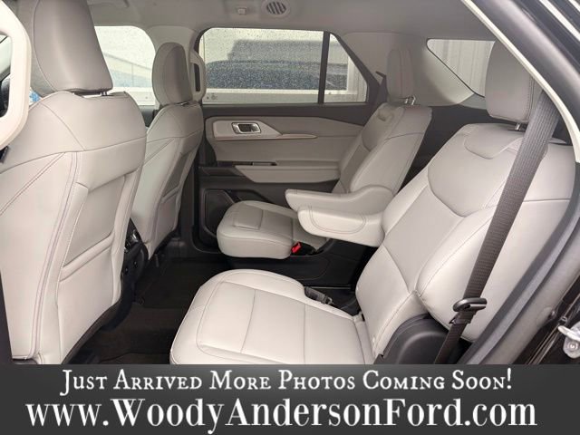 Certified 2025 Ford Explorer Active w/ Active Comfort Package RWD image 9