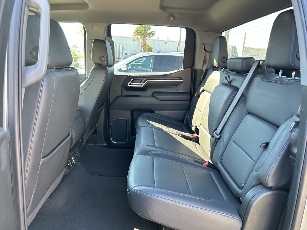 Used 2025 GMC Sierra 1500 SLT AWD/4WD image 13