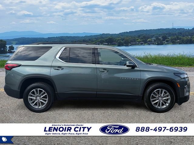 Used 2023 Chevrolet Traverse LT FWD image 2