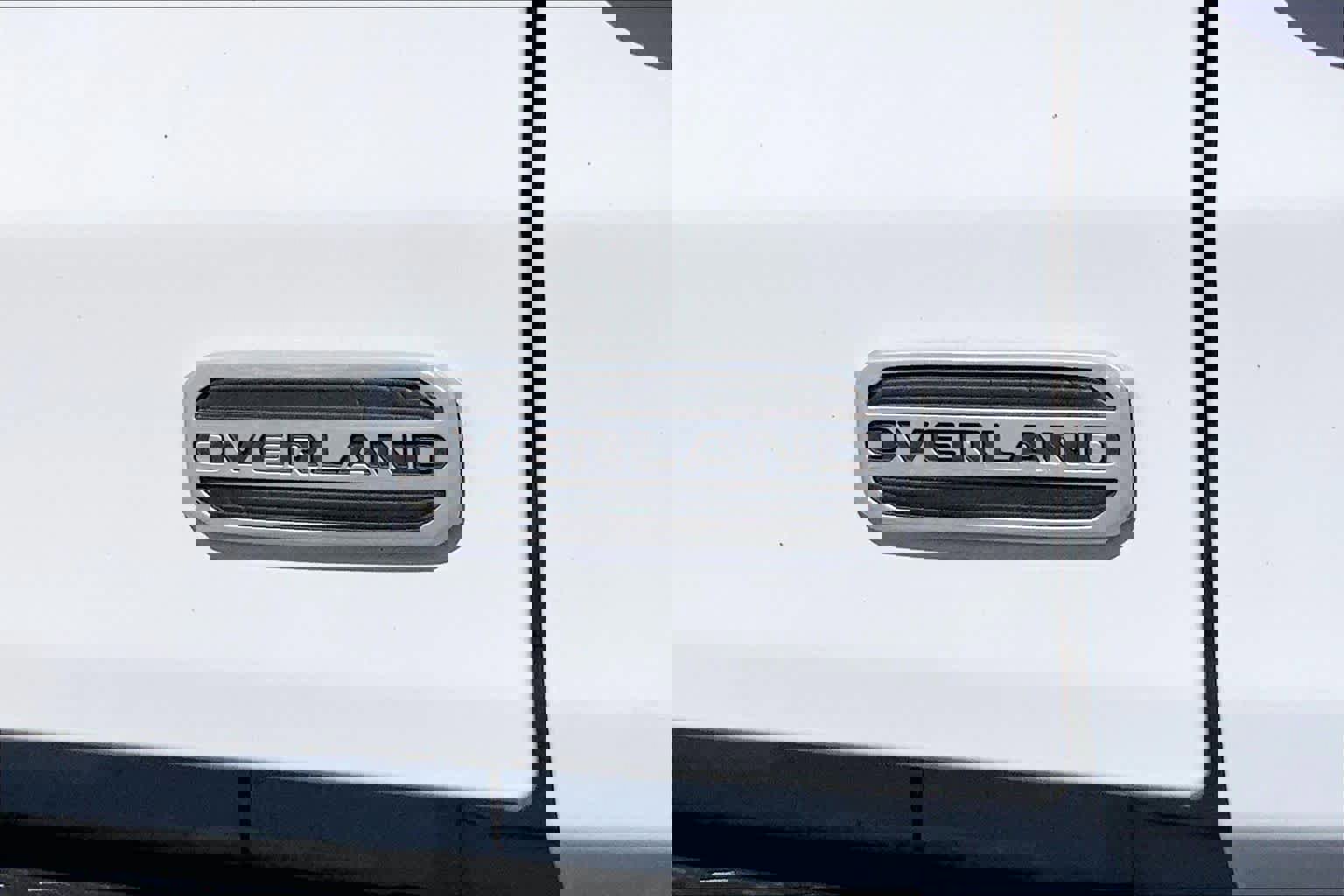 Used 2022 Jeep Gladiator Overland w/ Trailer Tow Package image 31