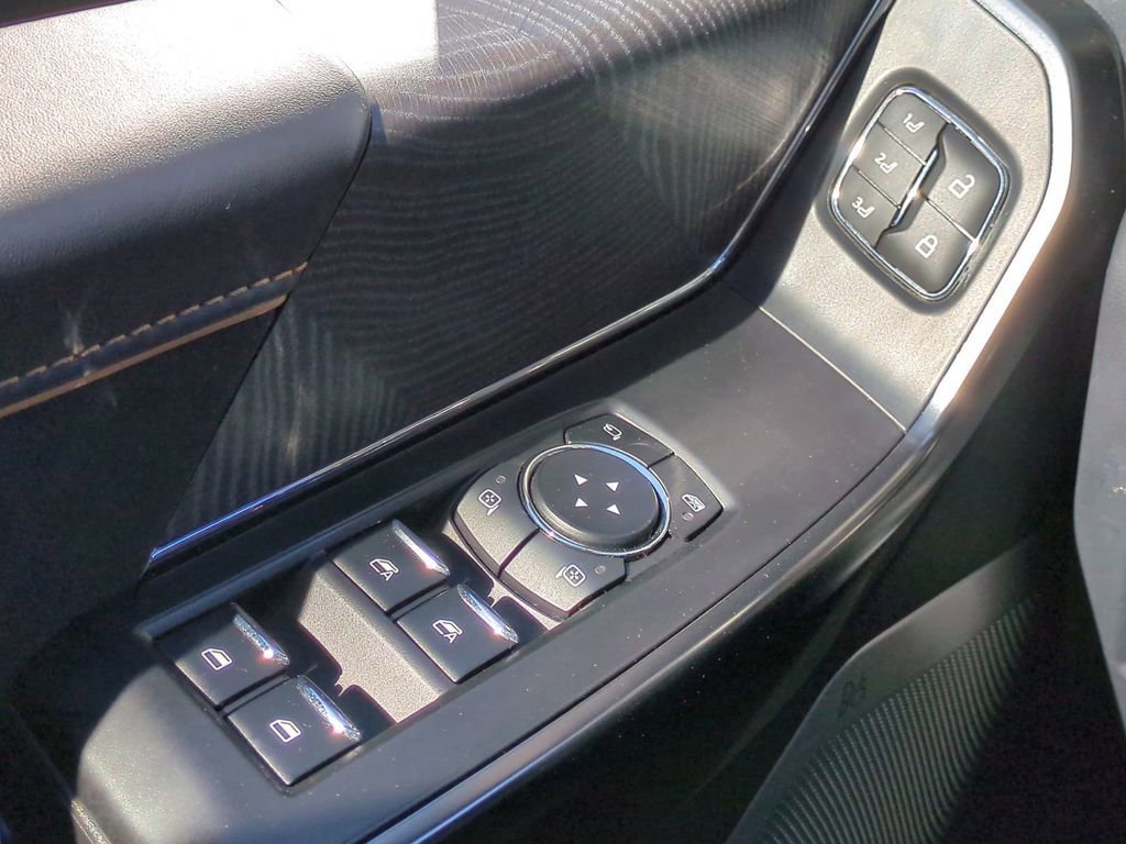 Certified 2023 Ford F150 Platinum w/ Equipment Group 701A High image 22