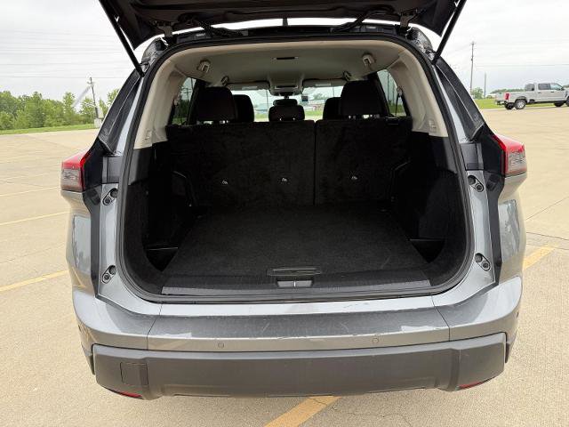 Used 2024 Nissan Rogue S AWD/4WD image 10
