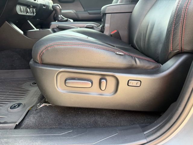 Used 2021 Toyota Tacoma TRD Off-Road image 9