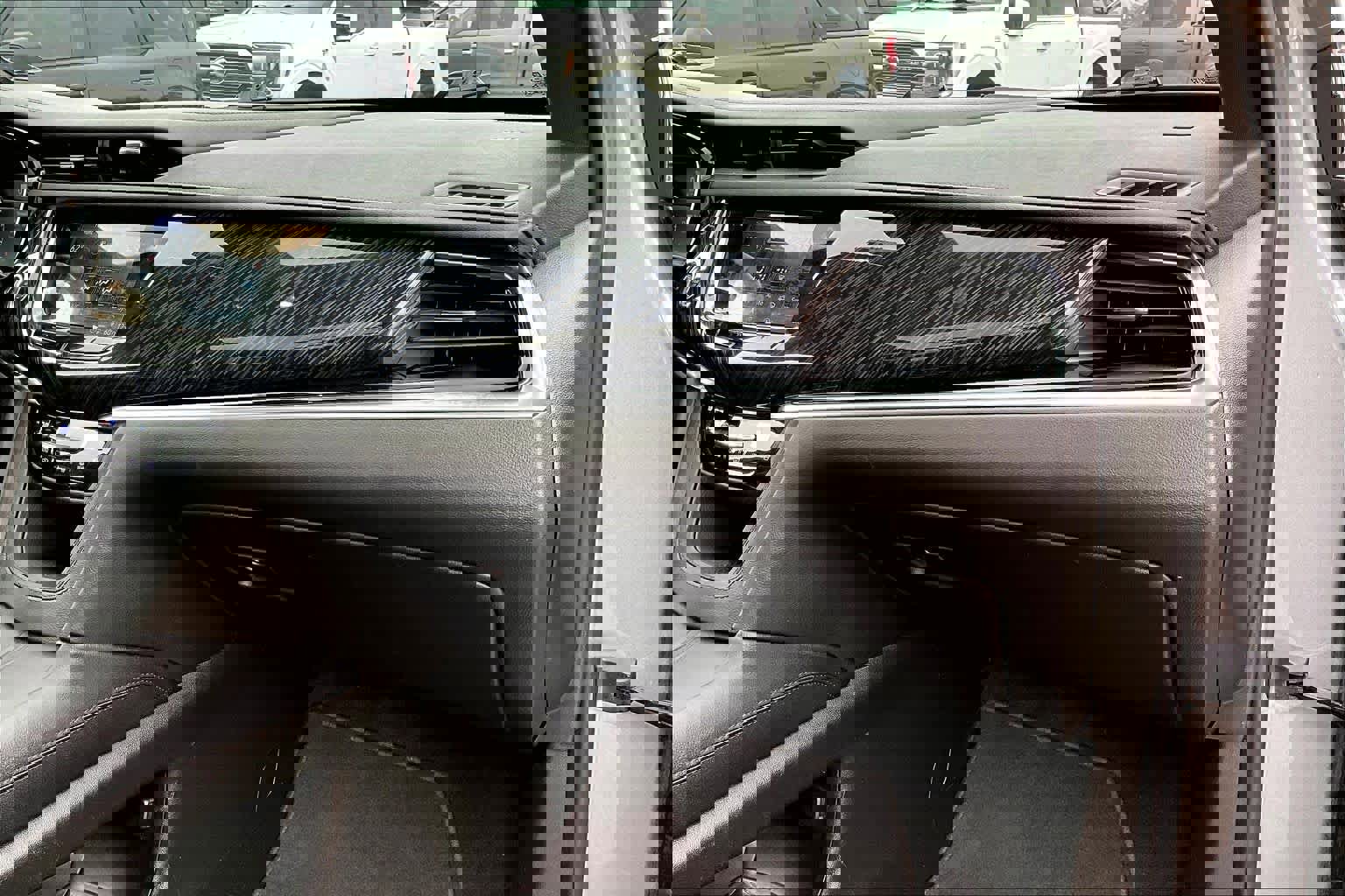 Used 2024 Cadillac XT6 Premium Luxury image 37