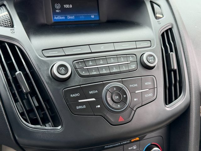 Certified 2018 Ford Focus SE FWD image 24