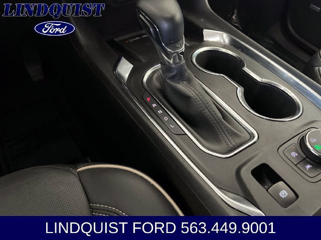 Used 2023 Chevrolet Traverse Premier w/ Redline Edition AWD/4WD image 10