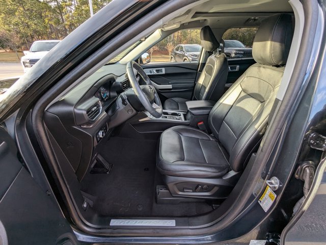 Certified 2023 Ford Explorer Limited w/ Hybrid Equipment Group 310A image 17