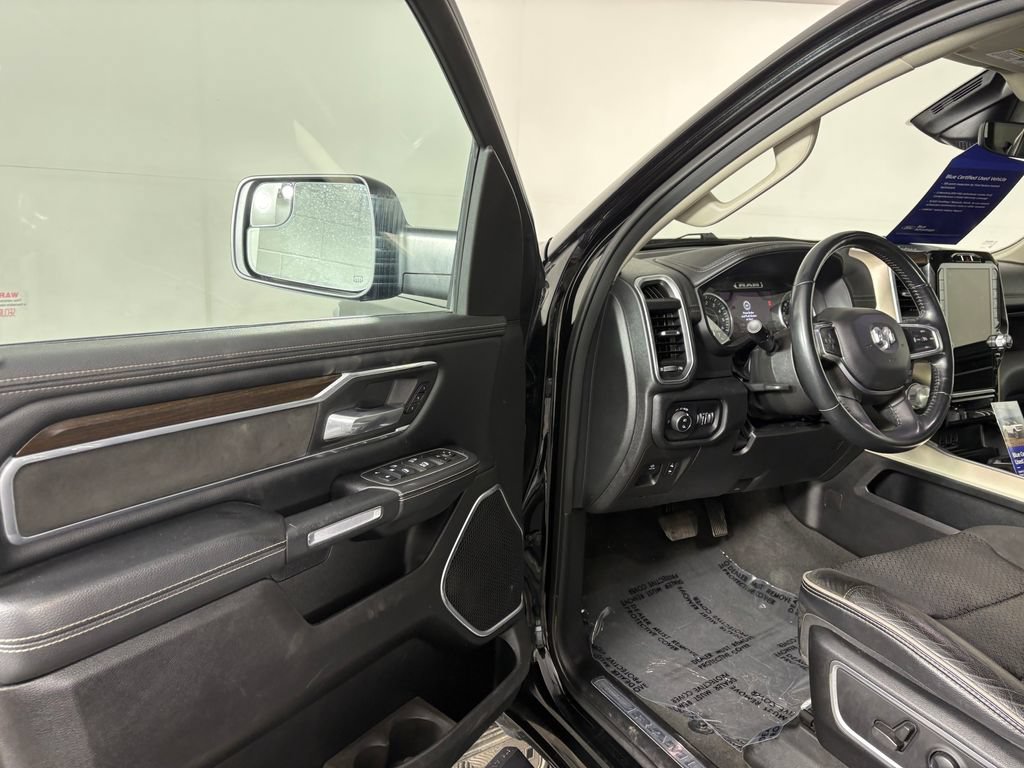 Used 2022 RAM 1500 Laramie AWD/4WD image 11