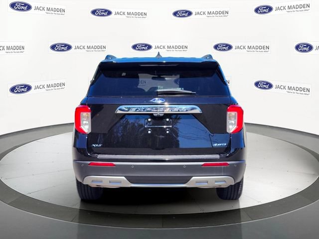 Certified 2023 Ford Explorer XLT w/ Equipment Group 202A AWD/4WD image 4
