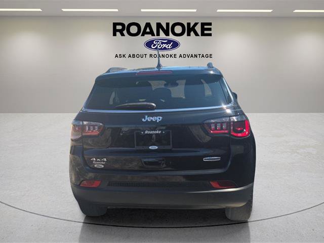 Used 2023 Jeep Compass Latitude w/ Convenience Group AWD/4WD image 10