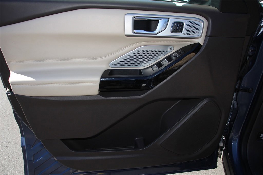 Certified 2021 Ford Explorer Platinum w/ Equipment Group 601A image 23