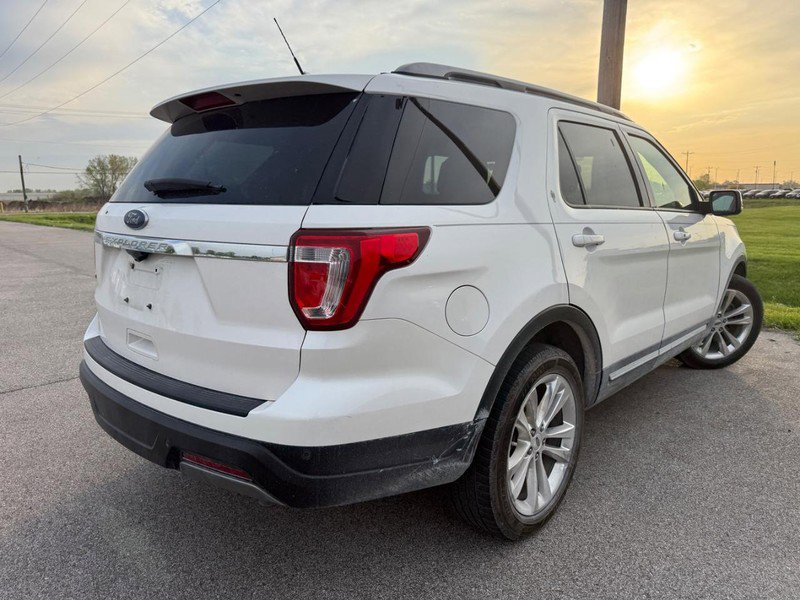 Certified 2019 Ford Explorer XLT w/ Equipment Group 202A image 4