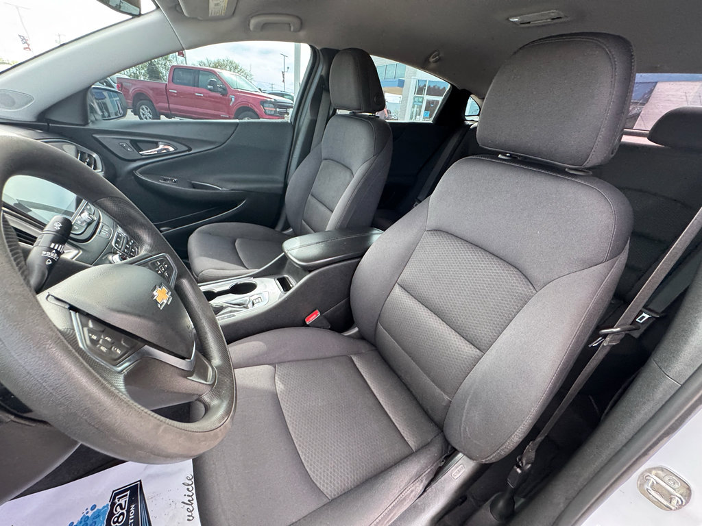 Used 2022 Chevrolet Malibu LT FWD image 24
